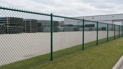 Green PVC-Coated Chain Link Fence Roll for Perimeter Projects